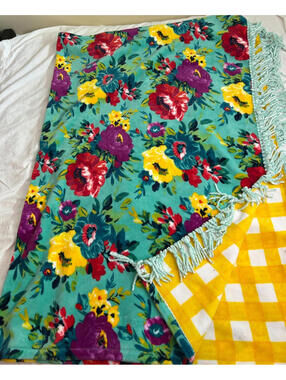 Pioneer Woman Reversible Plush Throw Sweet Romance Floral 50"x70"